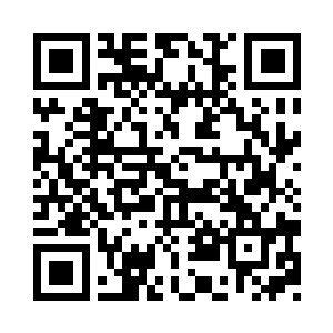 他的旁边正放着那个他的血淋淋的老二二维码生成
