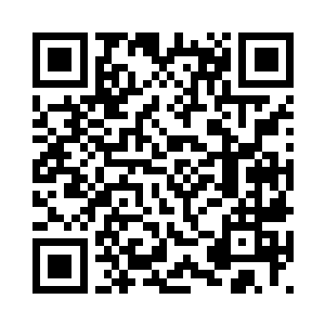 他的目光瞄向了最中央的那个圆台二维码生成