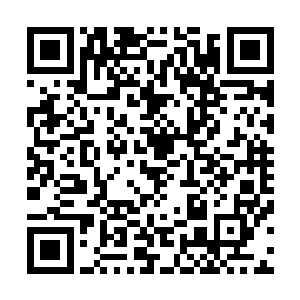 他的脑海中正在反复播放着荣光从丢球到最后进球的全过程二维码生成