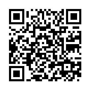 他的身后走过来了几个干瘦的年轻人二维码生成