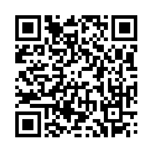 他盯着前方那个魁梧的魔族战士的背影二维码生成