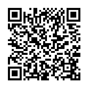 他立刻抄起了放在门边的一个高尔夫球杆八号铁握在手里二维码生成