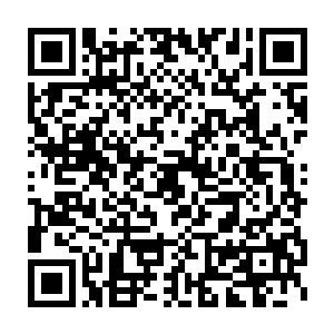 他终于再也忍不住的将他埋藏在心底最深处的那种最纯粹最深刻的爱二维码生成