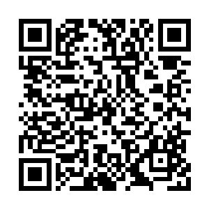 他终于发现了这个光笼中某些构成不稳定的地方二维码生成