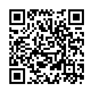 他身上披着的狐裘大衣从他身上飞落二维码生成
