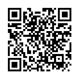他转头瞧着钟池春笑眯了一双眼说二维码生成