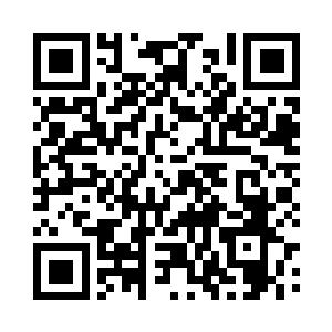 他还是像刚才那样云淡风轻的站在原地二维码生成