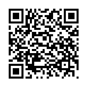 他顺手从那些属下手里抢过一把长刀二维码生成