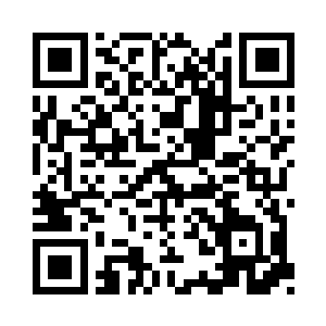 他飞快的给她做了一个非常精致典雅的发型二维码生成