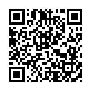他首先做的一件事不是洗澡而是宣告二维码生成