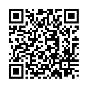 仨穿着健身服的姑娘还要洗曰衣服二维码生成