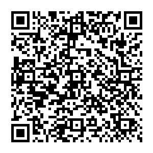 任冰低头看了看面无表情就这么在喷头下站了将近二十分钟才关掉拿起浴巾随便擦了擦转身出了浴室二维码生成