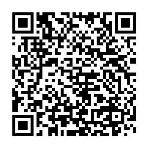 仿佛和之前那个当着人家哥哥调戏人家妹妹的风流种子是两个人一般二维码生成