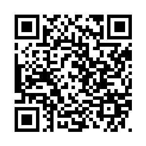 仿佛连住这些珠子并不那红色的丝线二维码生成