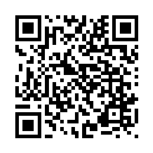 伊凡立刻对着开车的司机说了几句二维码生成