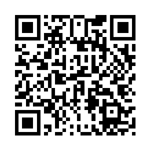 众人的目光全都集中在主殿的中央二维码生成
