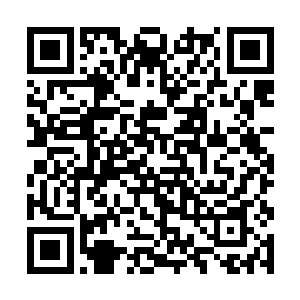 众人还真怕针对了荣亲王妃回头荣亲王要找他们算账二维码生成