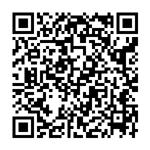 估计只有家人和学校里的熟人才能认出照片里边学道身旁的女孩是她二维码生成