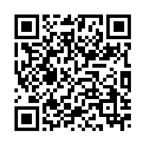 伸手就解开了她领口的两三粒扣子二维码生成