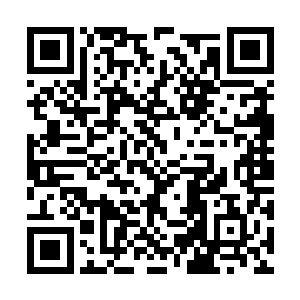 似乎都快被这种沉闷的气息压得喘不上气来的时候二维码生成