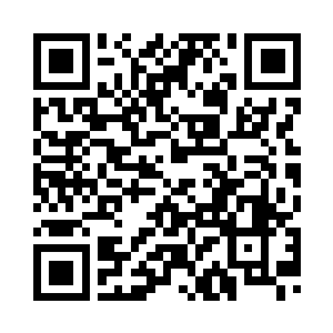 但下方地面中不断向后掠去的景色二维码生成