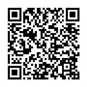 但他却始终没有能够寻找到点亮他人生灯塔的那一抹光芒二维码生成