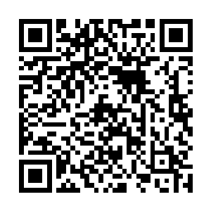 但在他那英俊到可怕的男子面容下却奇迹般的黯淡下去二维码生成