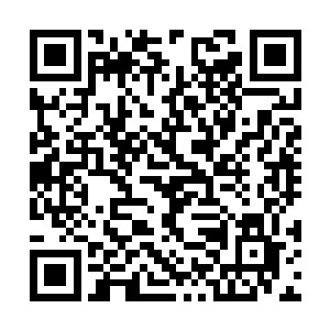 但实际上注意力却一直悄悄放在谈薇和贝格格身上二维码生成