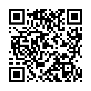 但是双手却非常玄幻的打出了一个接一个法决二维码生成