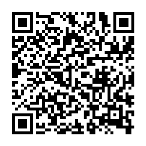 但是和周围那些都没办法辨别出主体颜色是什么的更加辣眼睛的建筑群二维码生成