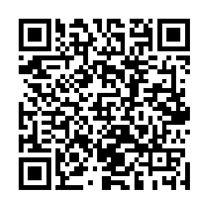 但是她却相信这三粒骰子的点数相加肯定是要大于11点的二维码生成