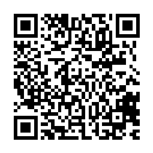 但是她能感觉到男人在竭力控制着他自己的即将濒临爆发的身体二维码生成