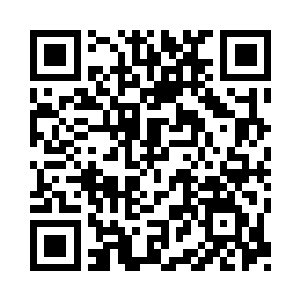 但是看到散落在地上被雨水打湿了的灯笼二维码生成