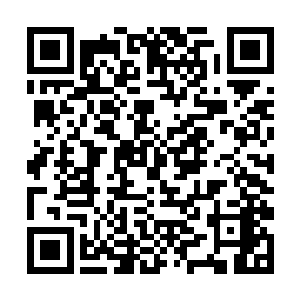 但是看那些飞行妖兽们不愿靠近瀑布顶端的迹象来看二维码生成