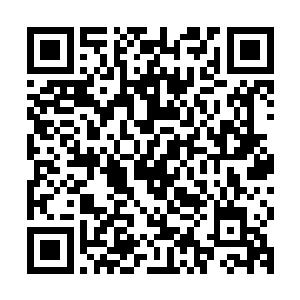 但是知道自己只有这么一个女儿的时候她还是忍不住就想亲近了二维码生成