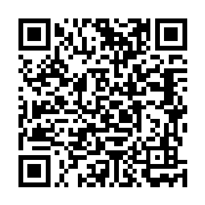 但是要让自己带上一个根本没有丝毫用处的女子前往战场二维码生成