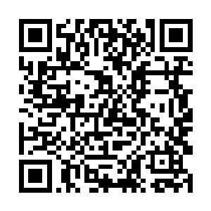 但是让他去跟在一个女人屁股后面鞍前马后的伺候着二维码生成