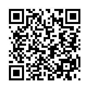 但缓缓而过的白云点缀在湛蓝的天空之中二维码生成