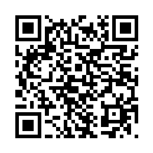 你们一家四口好不容易才团聚在一起二维码生成