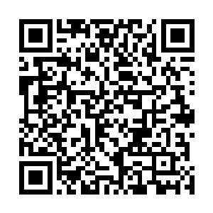 你可以在状似密集的普通人群里看到让你极为错愕的存在二维码生成