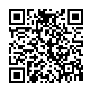 佩佩远远朝哥哥和卫队的青年们做了个鬼脸二维码生成