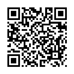 便一个翻滚从墙上的一侧小心落下二维码生成