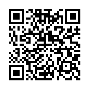 便见到一个青年模样的人正望向他们二维码生成