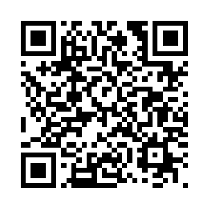 便走进了山脚下的一个巨大的山洞中二维码生成