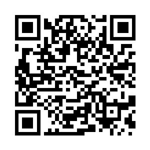 保持着她一贯的活泼而热心助人的性格二维码生成