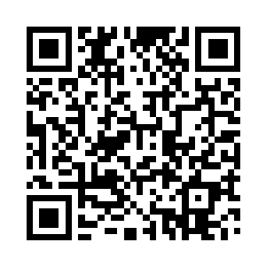 修长如玉的手一下又一下轻轻敲打着栏杆二维码生成