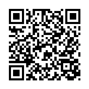 倒像是他一个人把这么多悍匪统统包围起来二维码生成