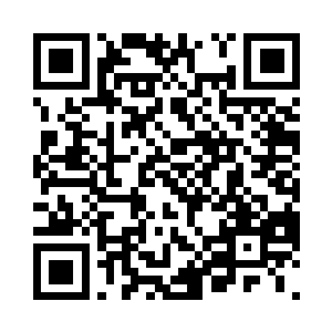 倒像是进门的人欠了她几亿法拉币似的二维码生成