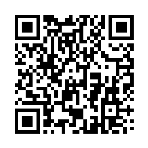 偶然而来的数条巨大的鱼类在水下盘旋二维码生成