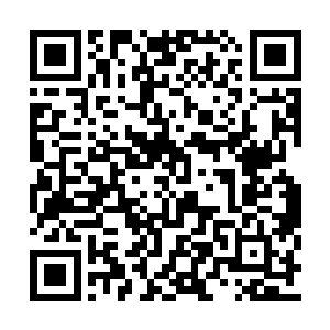 像是前方有着一股巨大的吸力作用在他们的身上二维码生成